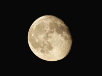 Moon from Bellreguard's beach. Photographer: Enrique F. de la Calle